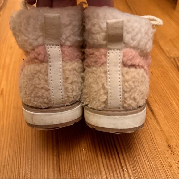 Cat & Jack Sherpa Reed Combat boots beige pink SIZE 7 - Picture 3 of 6